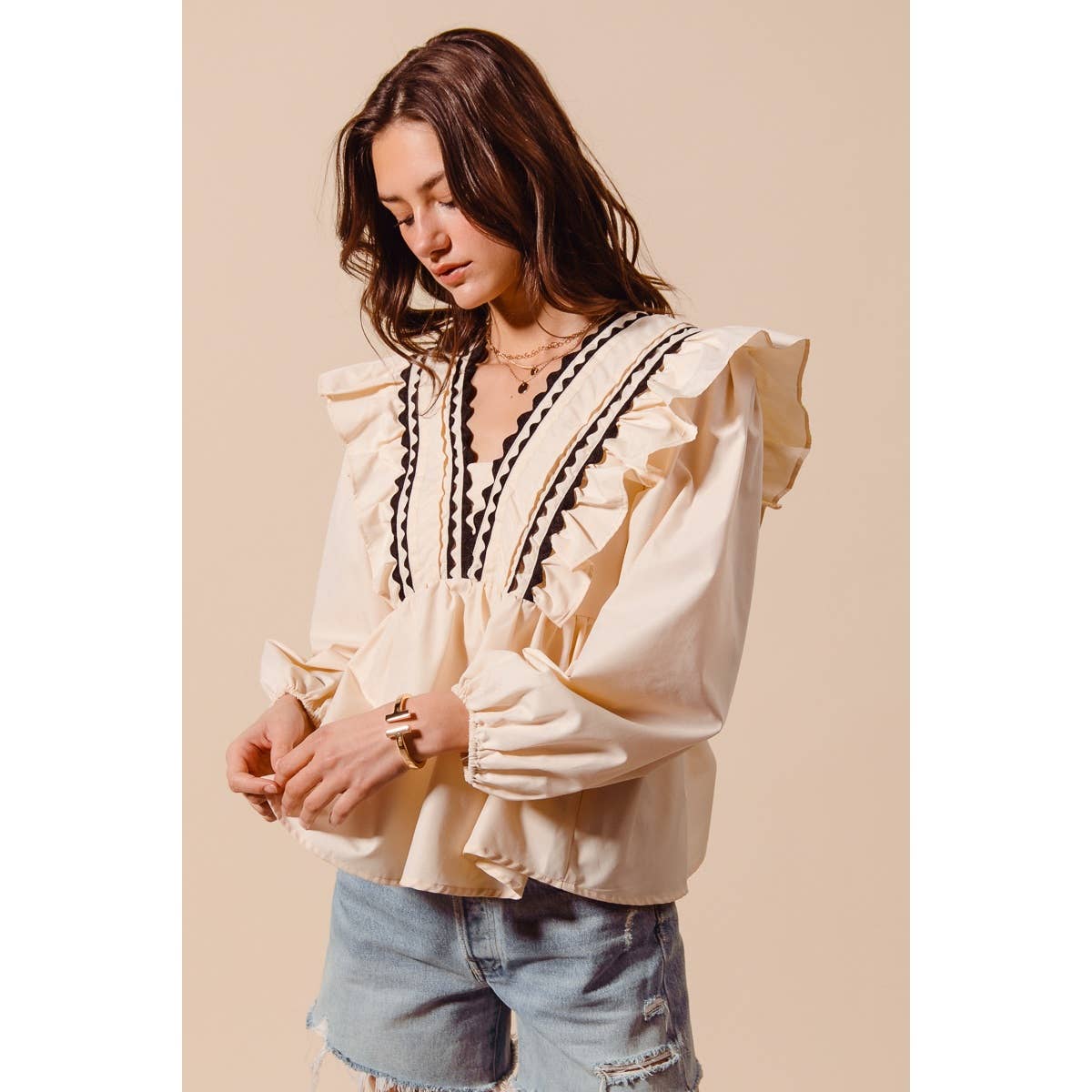 SOLID WOVEN LONG SLEEVE TOP WITH WAVE TRIM