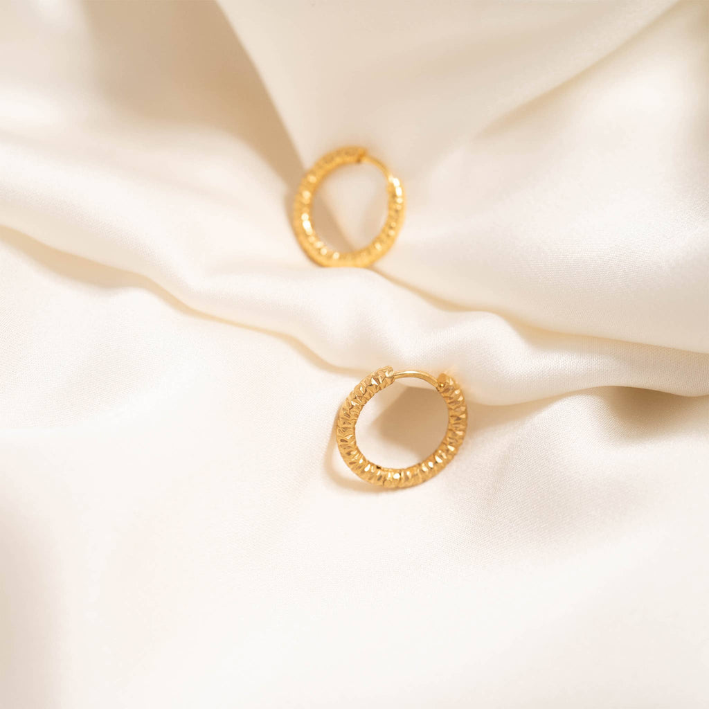 18K Gold PVD Stainless Steel Textured Huggie Hoop Earrings / ERJ0012: Gold / 15mm