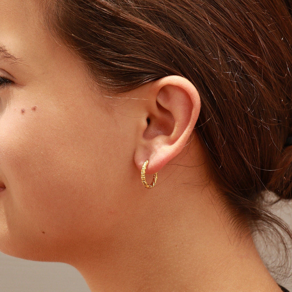 18K Gold PVD Stainless Steel Textured Huggie Hoop Earrings / ERJ0012: Gold / 15mm