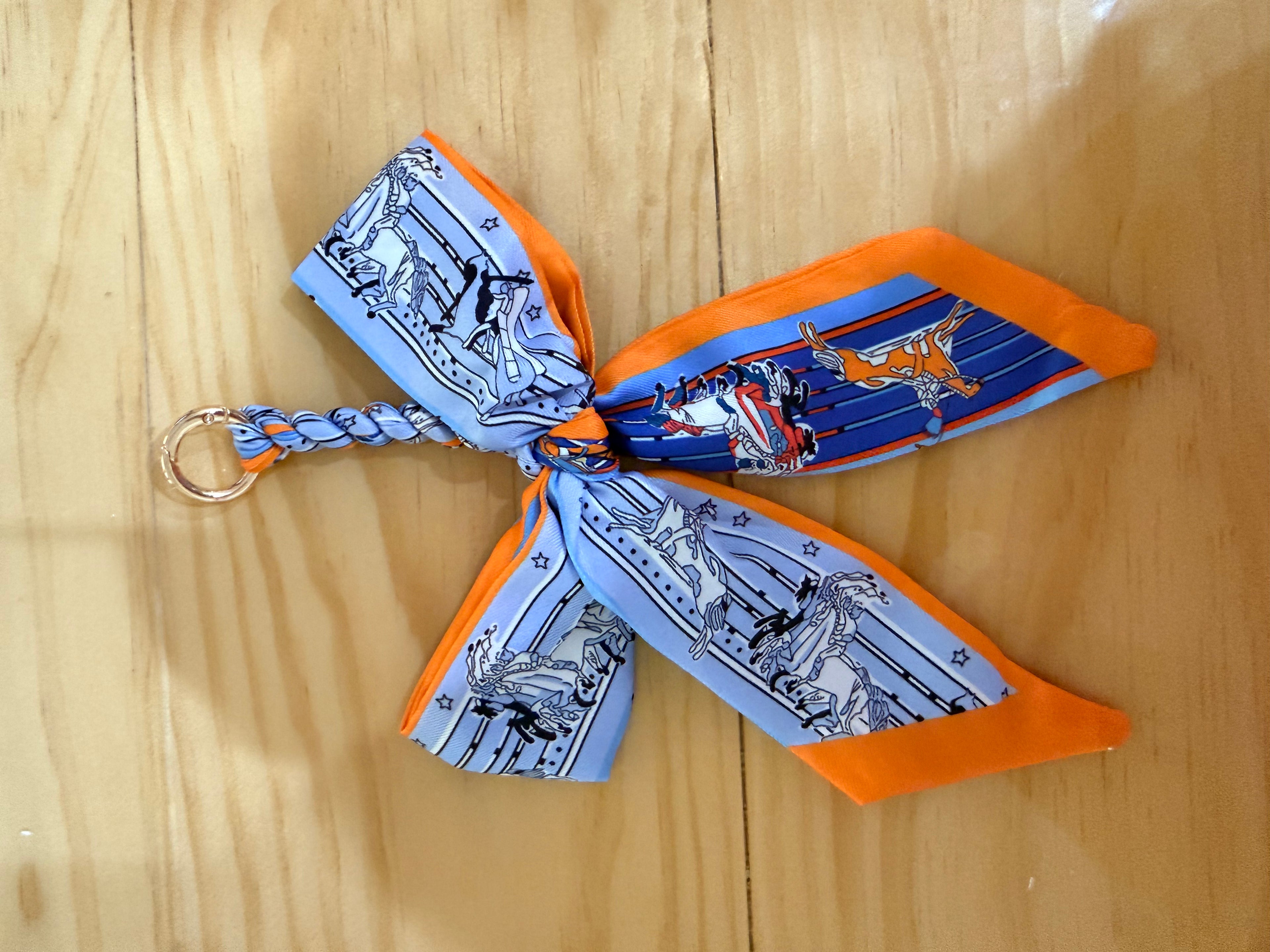 Off to the races bag clip