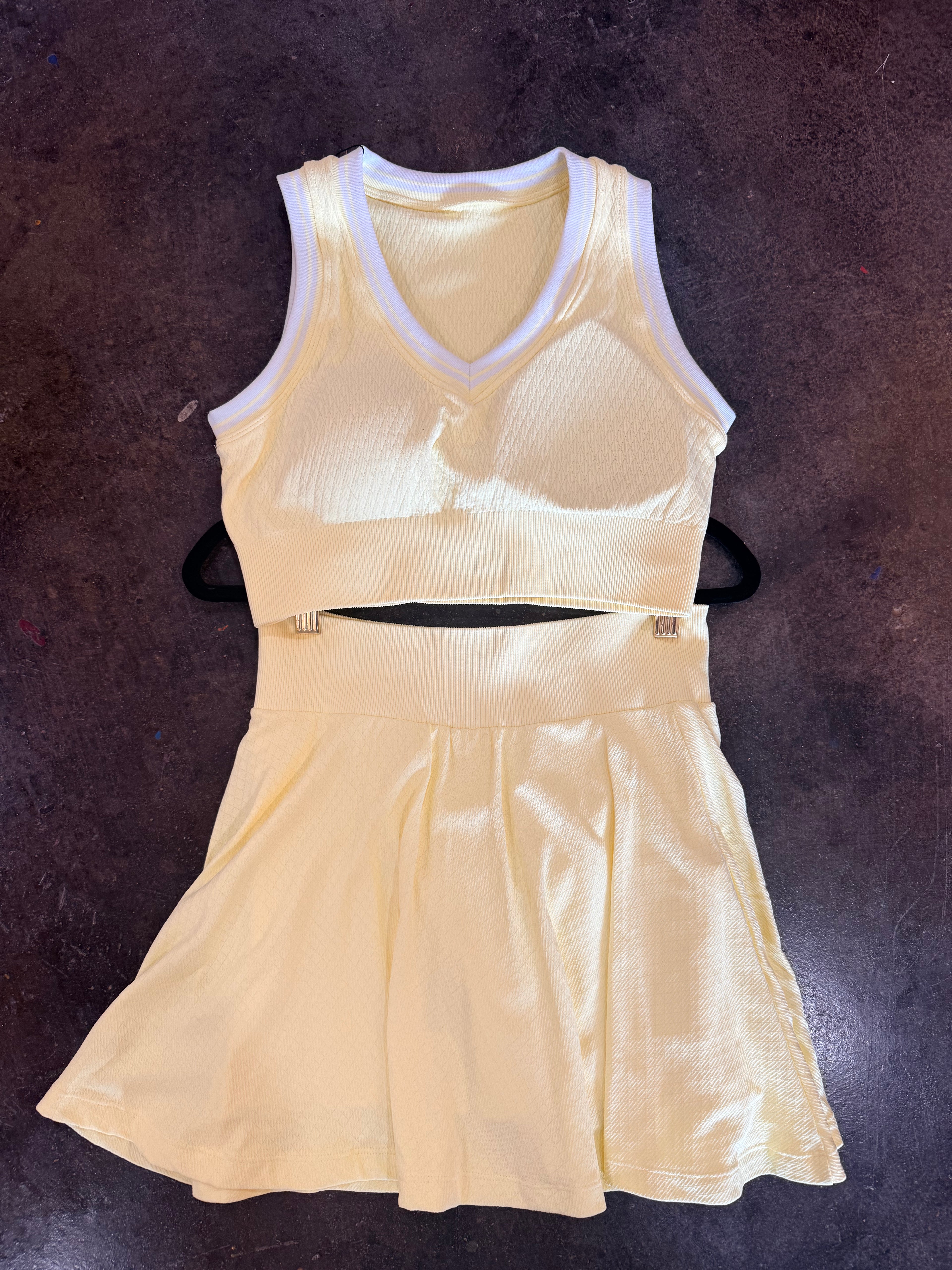 Butter yellow athletic set