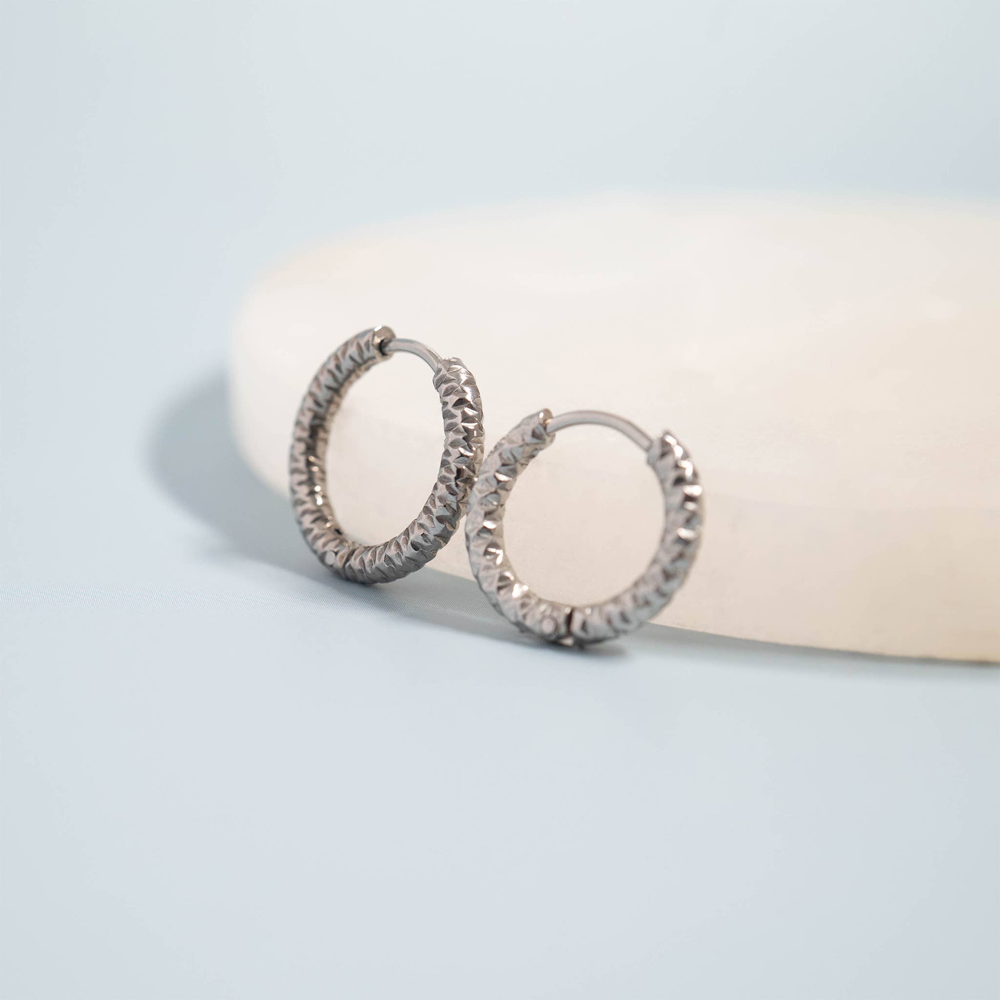 18K Gold PVD Stainless Steel Textured Huggie Hoop Earrings / ERJ0012: Gold / 15mm